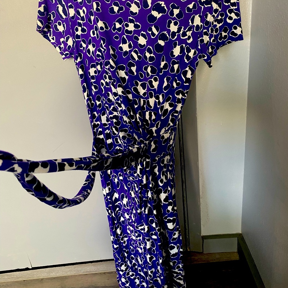 DIANEvon FURSTENBERG, purple print, belted size 2